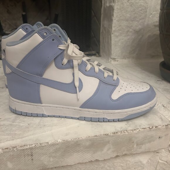 Nike Dunks High Aluminum Men\'s size 10.5 (women\'s size 12) barely worn, like new main image 4